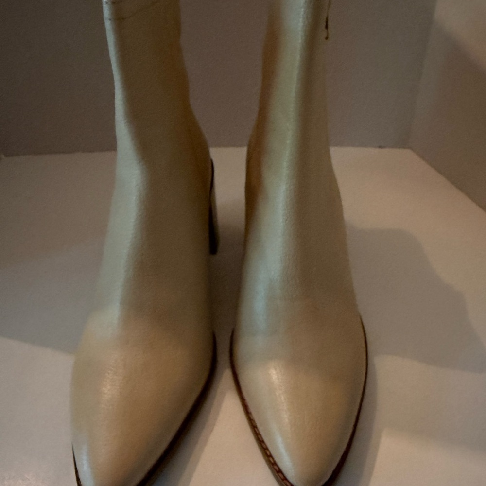 Seychelles Beige Leather Pointed-Toe Ankle Boots Women’s 9 NEW